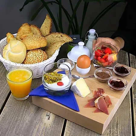 Alojamento de Acomodação e Pequeno-almoço Les Paquerettes