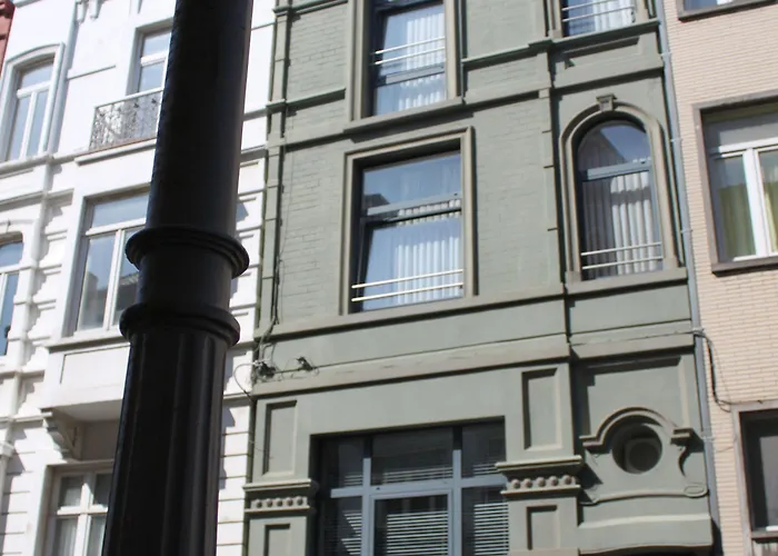 Les Paquerettes Bed & Breakfast